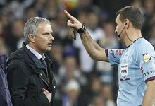 Mourinho, expulsado por Clos G�mez en la final. | EFE