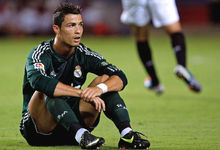 Cristiano Ronaldo, durante el partido ante el Sevilla. | EFE