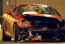 As qued el Ferrari 599 GTB Fiorano F1 de Cristiano Ronaldo tras su accidente en enero de 2009. | Archivo