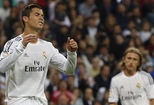 Cristiano Ronaldo se lamenta en el partido ante el Atltico, con Modric al fondo. | Cordon Press