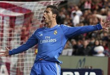 Cristiano Ronaldo celebra su gol ante el Almera. | EFE