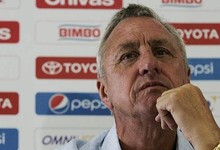 Johan Cruyff no quiere estar cerca de Sandro Rosell. | Archivo