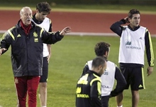 Vicente del Bosque dirige el entrenamiento de la seleccin espaola en Las Rozas. | EFE