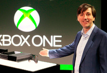Don Mattrick mostrando al mundo la Xbox One. | Microsoft