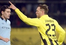Julian Schieber celebra su gol al Manchester City. | EFE