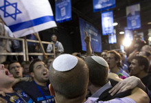 Partidarios de la formacin de Netanyahu, celebrando los primeros sondeos. | Efe