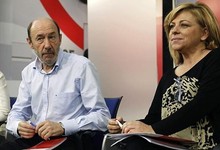 Elena Valenciano, junto a Rubalcaba en Ferraz | EFE