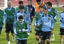 La seleccin entrena en la Ciudad del Ftbol bajo un fuerte aguacero. | EFE