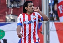 Falcao celebra uno de los dos tantos conseguidos ante el Granada. | Cordon Press