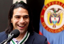 Falcao recibe en Bogot� la medalla al m�rito ciudadano de la Polic�a. | EFE