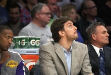 Pau Gasol, durante un partido de los Lakers ante los Hawks. | EFE