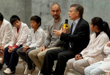 Pep Guardiola, durante una charla con nios en Argentina. | Foto: Twitter