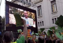 La imagen de Guardiola se proyect en vdeo para apoyar a los independentistas. | EFE