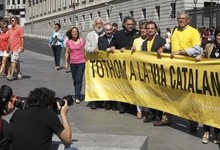 Diputados secesionistas, este jueves en las puertas del Congreso