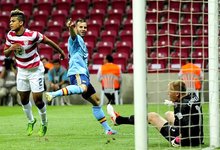 Jes� celebra el primero de sus dos goles a Estados Unidos. | EFE
