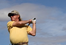 Miguel ngel Jimnez golpea a la bola con el driver en el Portugal Masters. | Foto: A. Marfil