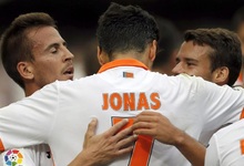 Jonas celebra su tanto con el Valencia. | EFE