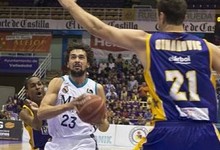 Sergio Llul, durante el partido frente al Blancos de Rueda. | Cordon Press