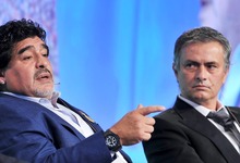 Mourinho junto a Maradona durante la Globe Soccer Edition en Dubai. | Cordon Press