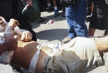 Uno de los heridos de la crcel de Uribana, llegando al hospital de Barquisimeto | EFE