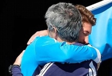 Mourinho y Ramos se funden en un emotivo abrazo. | Foto: realmadrid.com