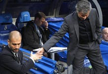 Mourinho saluda a Pep Guardiola antes de un Madrid-Bara | Cordon Press