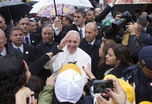 El Papa en su visita a la favela | Efe