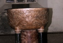 Una pila bautismal | Cordon Press