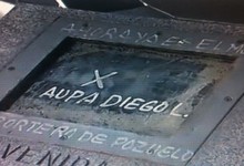 Pintadas en favor de Diego L�pez en el monumento de Casillas. | TVE.