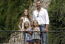 Los Prncipes de Asturias y sus hijas | Archivo