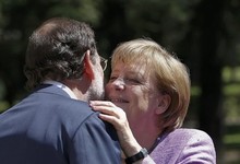 Merkel saluda a Rajoy en la recepci�n | Cordon Press