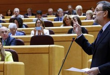 Rajoy, en el Senado ante la atenta mirada de Snchez Camacho | EFE