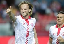 Rakitic celebra su primer gol al Rayo Vallecano. | Cordon Press