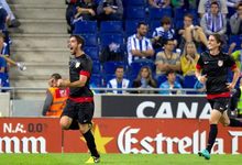 Ral Garca (i) celebra su gol al Espanyol. | EFE