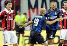 Walter Samuel (2d) celebra su gol contra el Milan. | EFE
