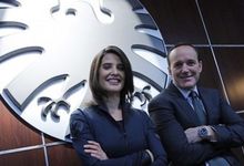 Cobie Smulders y Clark Gregg en Agents of SHIELD