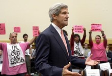 Kerry, increpado por manifestantes cuando acuda a la Comisin de Exteriores del Senado. | Efe