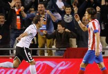 Soldado celebra el gol que pona por delante al Valencia. | Cordon Press