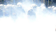 Enfrentamientos entre policas y manifestantes. 