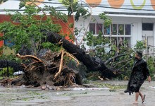 El tifn Haiyan mantiene rfagas de viento de hasta 275 kilmetros por hora | Cordon Press