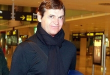 Tito Vilanova, fotografiado en el aeropuerto de El Prat.