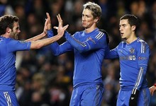 Fernando Torres celebra un gol con Mata y Hazard. | EFE
