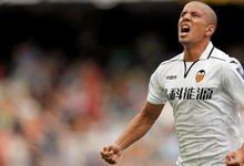 Feghouli celebra el primer tanto del encuentro. | EFE