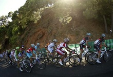 El pelotn lleg a Valdepeas de Jan. | EFE