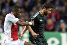 Xabi Alonso, durante el partido ante el Ajax. | Cordon Press