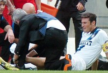 Javier Zanetti se lesiona durante el partido Palermo-Inter. | EFE