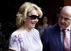 Aguirre, junto al ministro de Guindos en la reunin de Foro Madrid | Efe