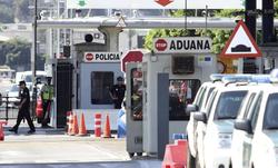 Coches de la Guardia Civil en la aduana | Archivo