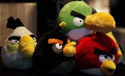 Unos peluches de 'Angry Birds' en exposicin en una tienda de Hong Kong. | Cordon Press