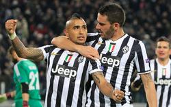 Arturo Vidal (i) celebra uno de sus tres goles al Copenhague. | Cordon Press